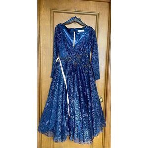 Mac Duggal fantastic gown size 6 long sleeve